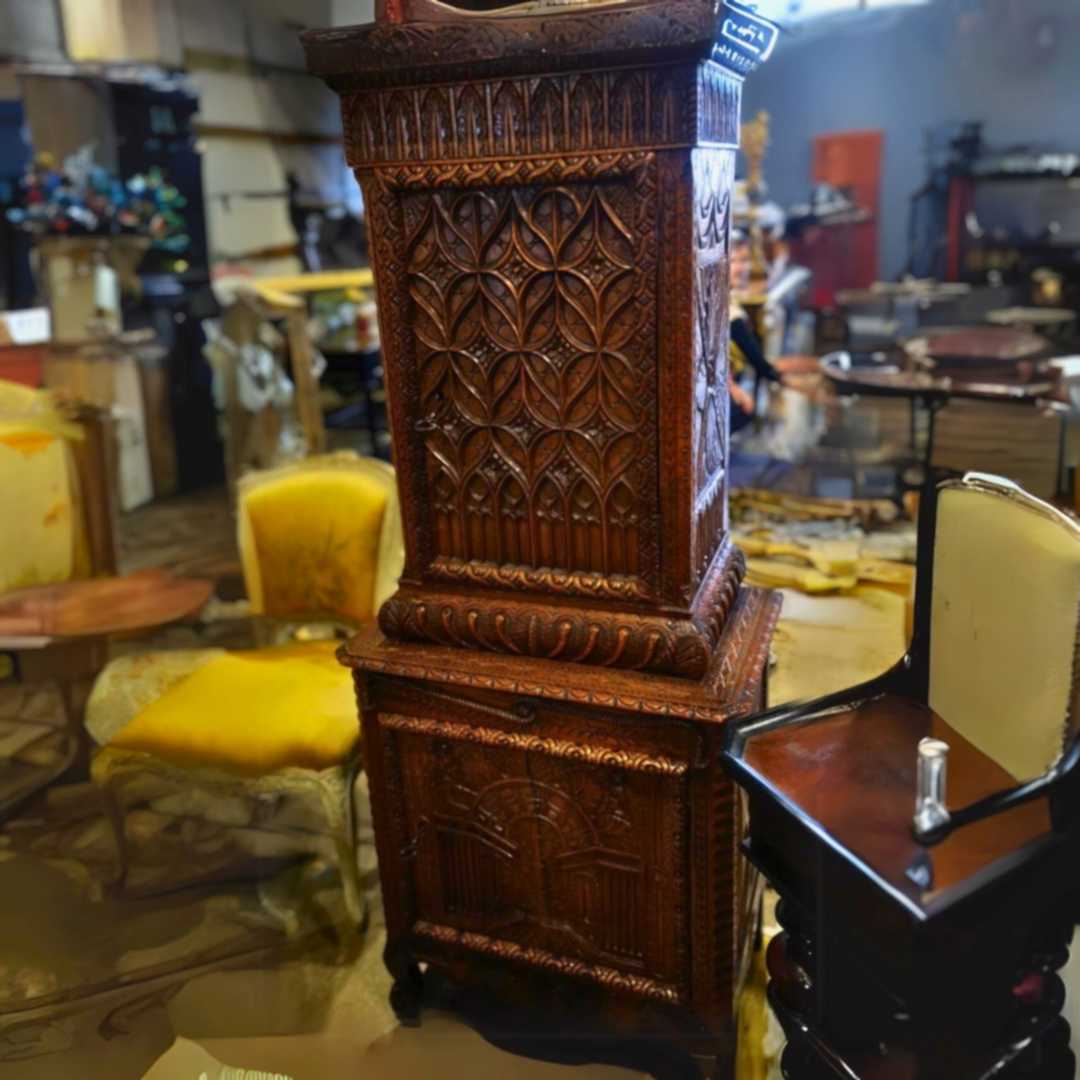 Ahşap oymalı antik salon dolabı