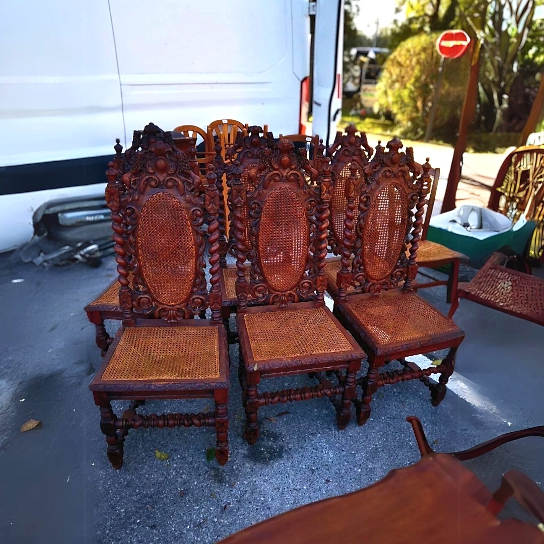 antika Hazeranlı klasik oymalı meşe sandalye