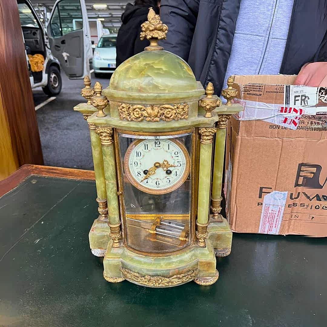 İnox mermerli oldukça yaşlı harika bahü&nbsp;üstü&nbsp;saat